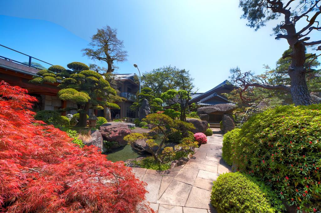 Beautiful Japanese Garden Kagetsu Hotel Fuefuki Exterior photo