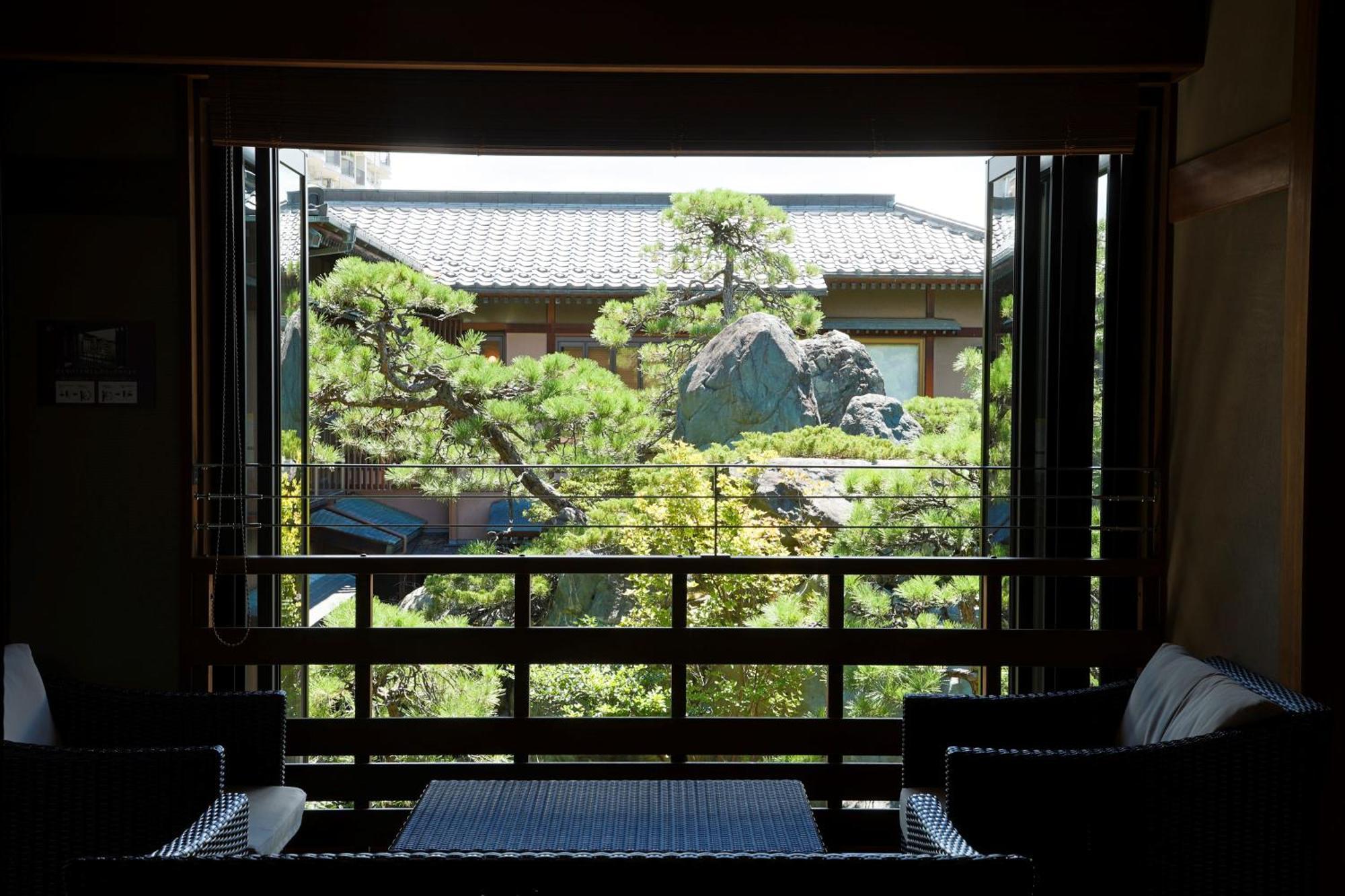 Beautiful Japanese Garden Kagetsu Hotel Fuefuki Exterior photo